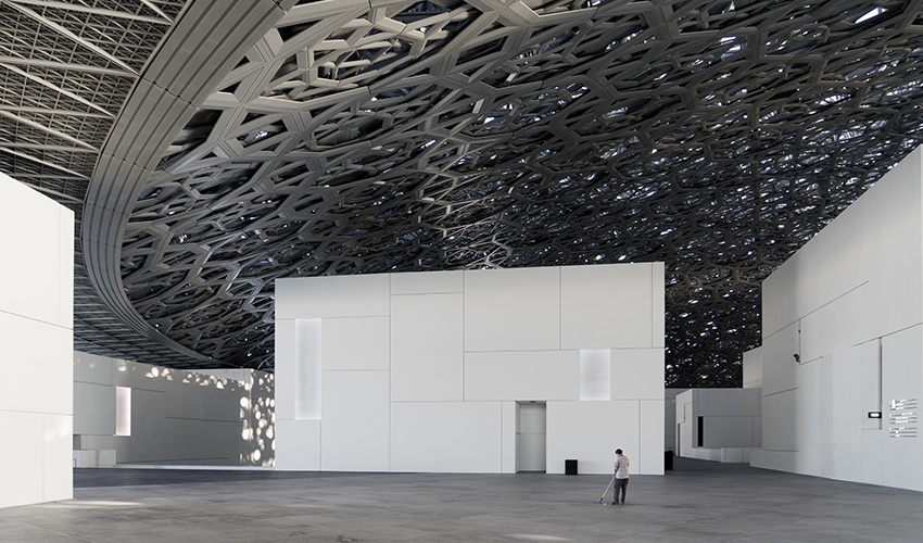 Cleaning-LOUVRE ABU DHABI_joechlTRAGSEILER_EnergieAG_OKFriends_Bildrecht